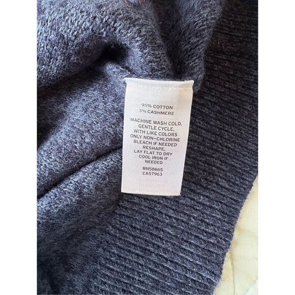 Nordstrom cotton and cashmere blend navy v-neck sweater -L - Picture 7 of 7